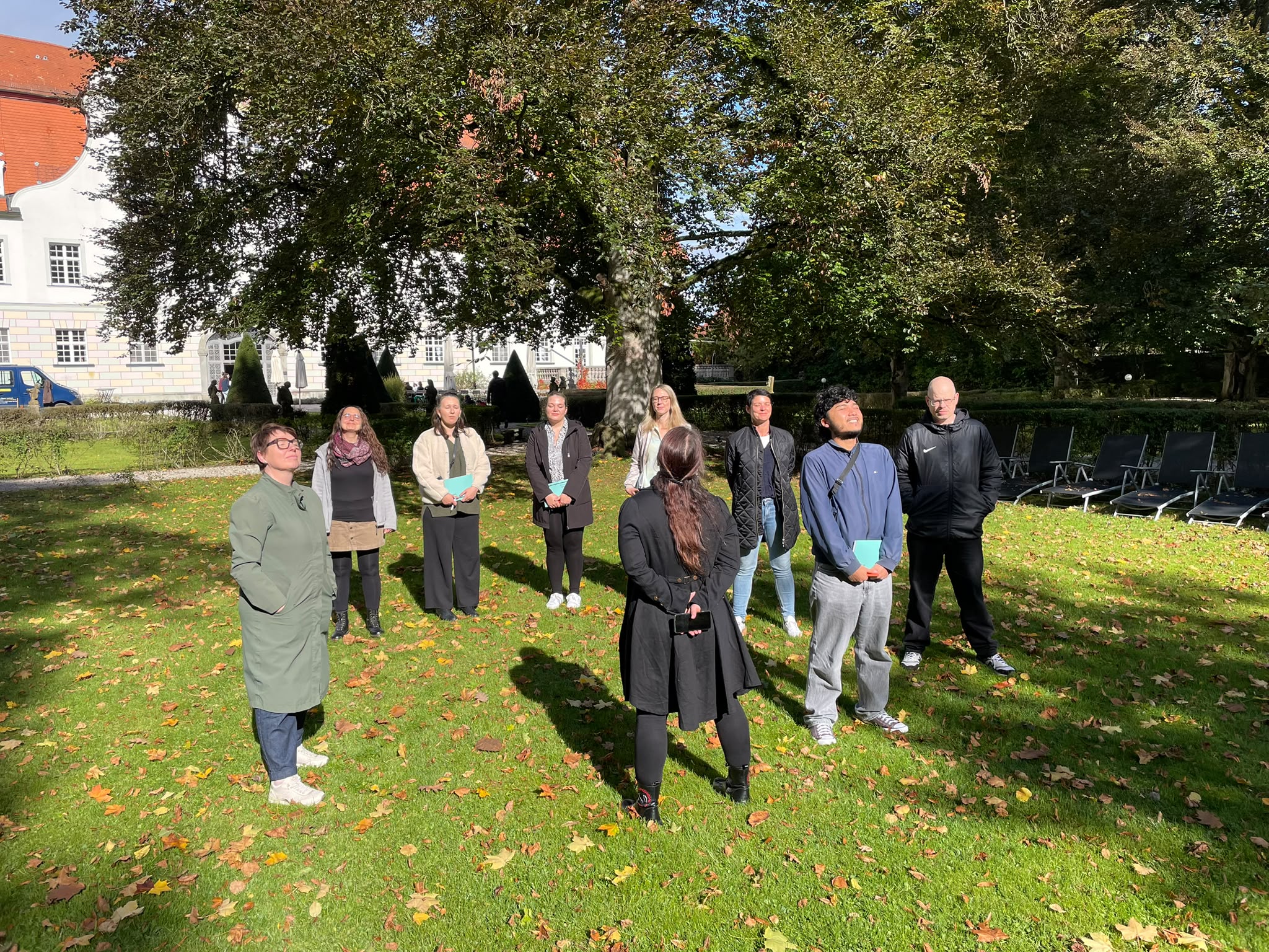 Gruppe auf der Herbstwiese